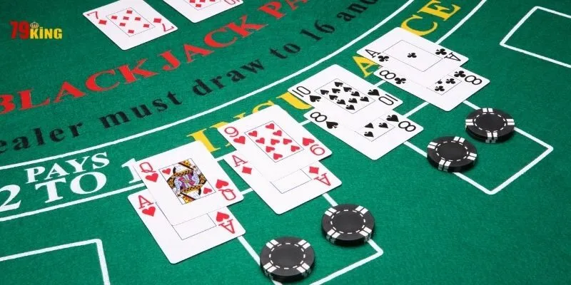 Blackjack 79King – Đấu Trường Trí Tuệ & Chiến Thuật Sòng Bài 2026 3 Bảng chiến thuật Basic Strategy Blackjack 79King thực chiến